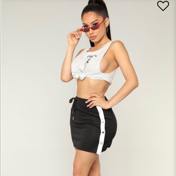 🆕 Side Snap Button Skirt - Picture 2 of 4